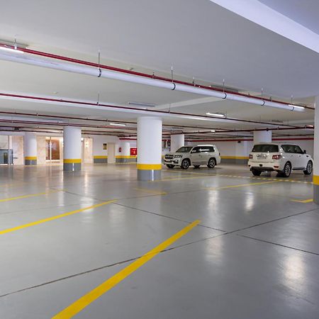 Nivel Hotel Abha Khamis Mushait Exterior photo A car park