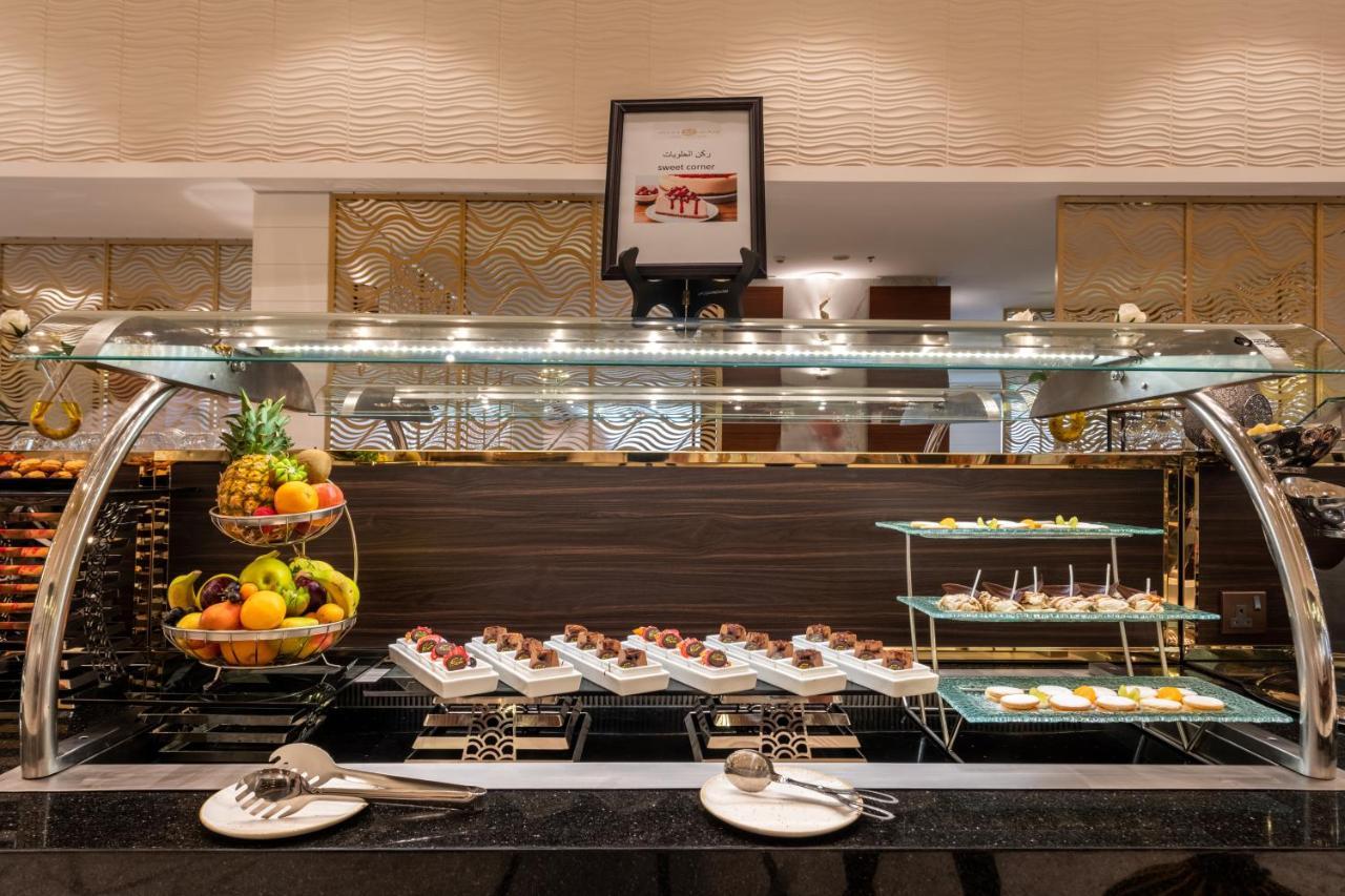 Nivel Hotel Abha Khamis Mushait Exterior photo A dessert buffet at a hotel