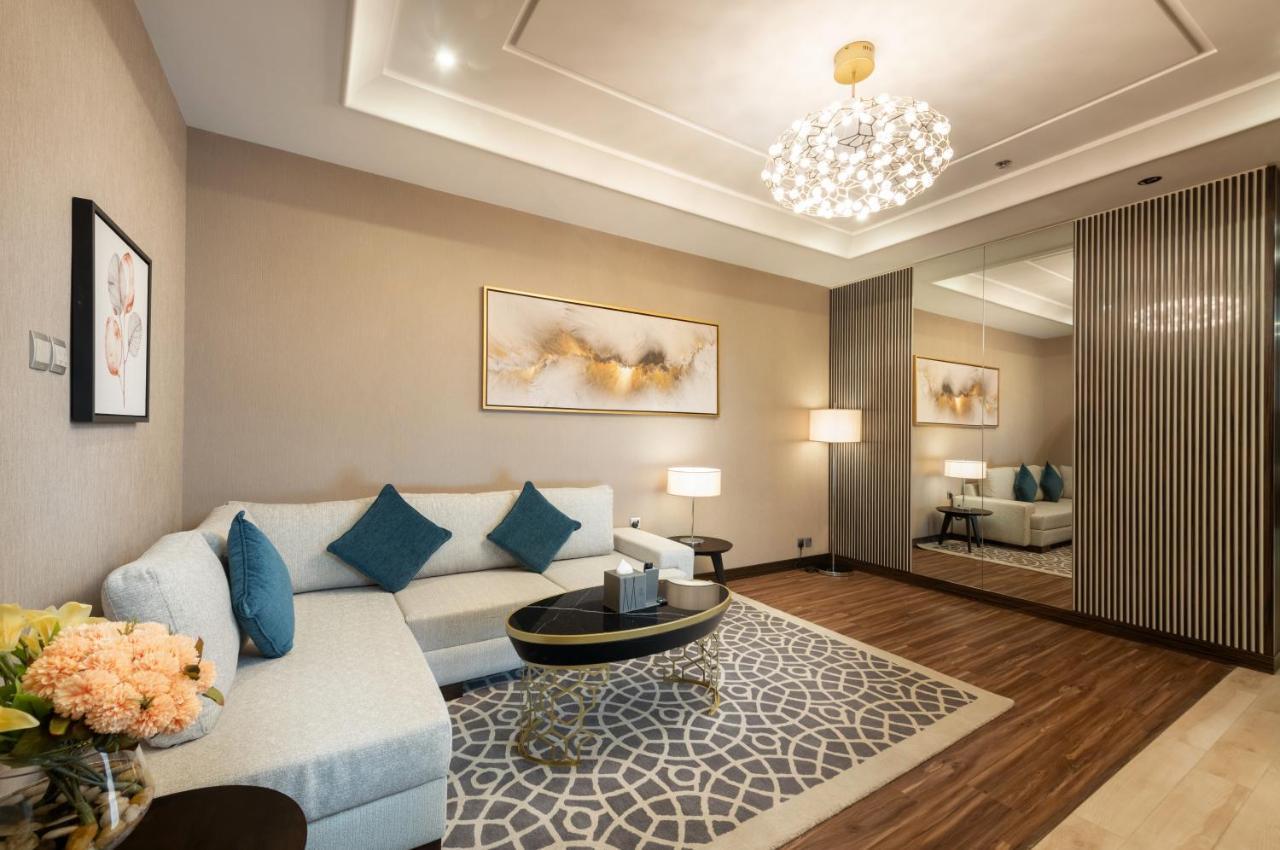 Nivel Hotel Abha Khamis Mushait Exterior photo A living room at the hotel